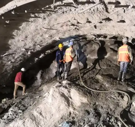 昌乐拱顶带模注浆料的施工流程及注意事项